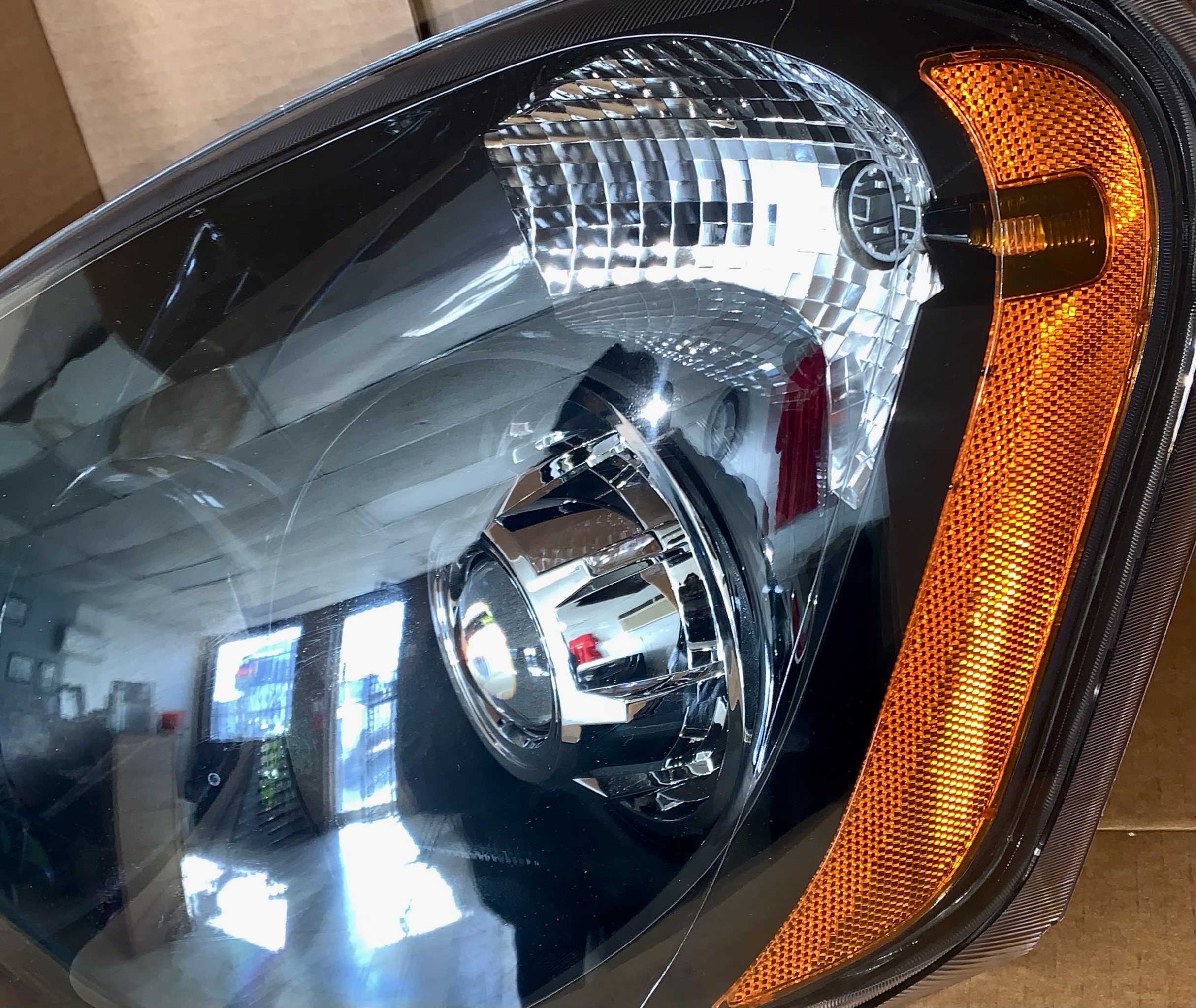 Freightliner Cascadia Headlight Assembly - Prestige D'zel